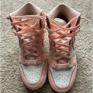 NIKE WOMENS DUNK HIGH PINK OXFORD